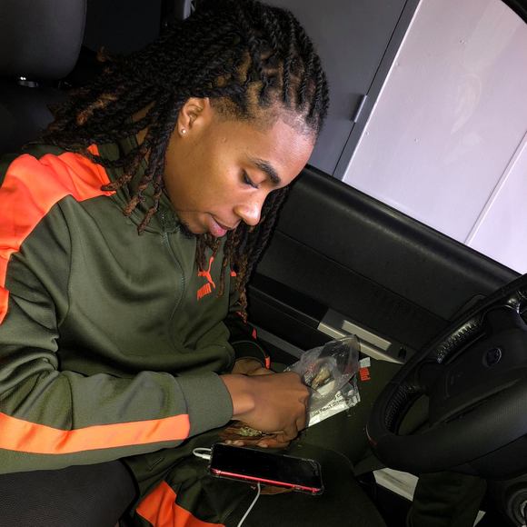 Meet your Posher, Torrence - Picture 1 of 1